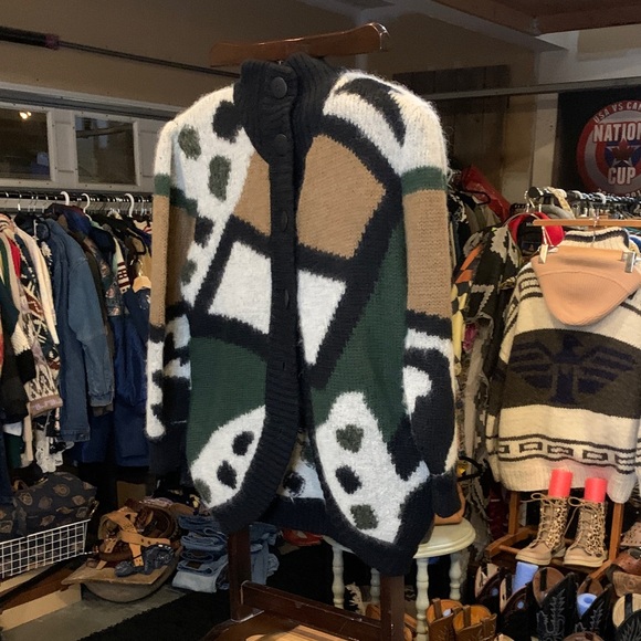 Geometric Patterned Cardigan - Picture 3 of 6